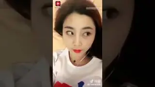 Chinese girl's eyes are really flexible