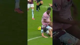 How Emi Mart&iacute;nez makes these saves we'll never know 👏