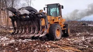 Case 621 Wheel Loader With Fleaco Grapples Action!!!