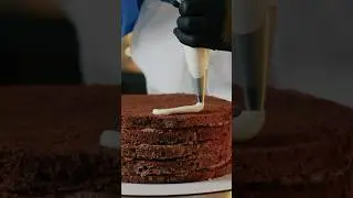 Behind the cake  #CakeMaking#BehindTheScenes#BakingProcess#CakeArt#DessertVideo#Foodie#backstage