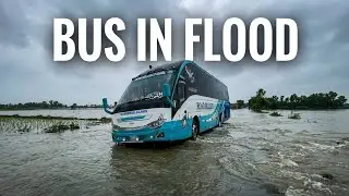 Bullet Bus stuck in flood || flood in Pakistan || Pakistani Buses || Pakistan flood 2022 || flood