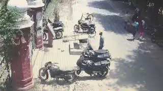 CCTV Footage - AMU Mumtaz Hostel Se Chori Hui bike Pulsur 220