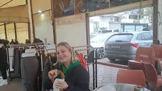 Antalya da kapalı yolun ara sokağında  çıtır çıtır ankara simit fırını.. yok satıyor.. 