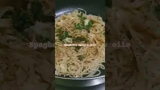 Spaghetti aglio e oilo#italianfood#italianspaghetti#easytomake#pastarecipe#10minsnacks##snacks