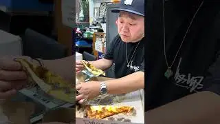 Chinatown Celeb Likes SM&Aacute;L&Agrave; Chili Oil  #chilioil #hotsauce (Tommy Jewels)
