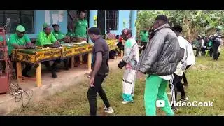 Shoo kali ya joph boy akipafomu kwa mbunge jasoni lweikiza wa ccm