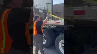 Lift Your Tarps[The Easy Way] #trucking #flatbed #tarps