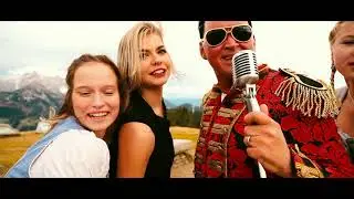 STRIKE IT (Official Video)  Steve Moet & Mc Deloni, feat Dr. Quetsch