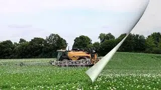 Challenger Rogator 645C in den Kartoffeln.