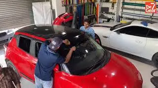 Gloss black roof wrap Suzuki Swift. Roof wrapping.