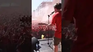 Le meilleur chant de supporters.