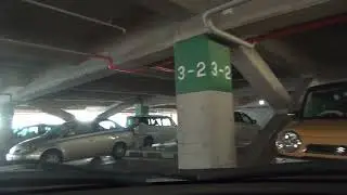 アモールショッピングセンター　立体駐車場