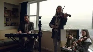 Divine Pitch Tunes: Sliabh Russell & The White Petticoat