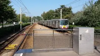 RET Metro 3*Type T vertrekt op Graskruid richting Nesselande