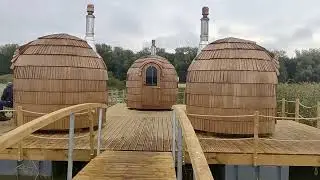 ОБЩЕСТВЕННЫЕ БАНИ  НА БЕРЕГУ ОЗЕРА ХАРКУ