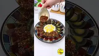 Kitchen multi functional egg cutter, use it to cut eggs quickly and evenly and beautifully.