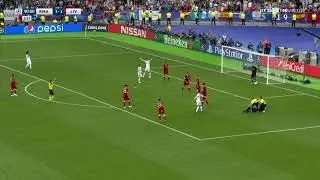 Pitch invader runs on pitch chapions league final