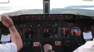 Cockpit View - Beautiful sunset landing at Åre/Östersund AirPort Boeing 737 - Last Boeing in fleet