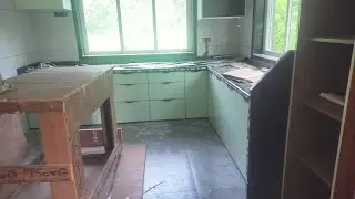 Kitchen countertop tiles install #kitchen tiles design #granite #marblefloor #tiles #construction