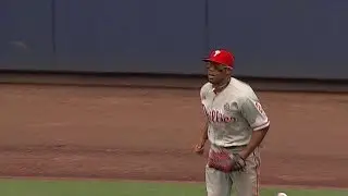 PHI@ATL: Revere covers ground to make a running grab