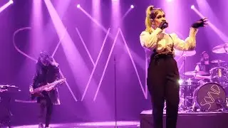 SKYND - Bianca Devins (live Helsinki 1.9.2022)