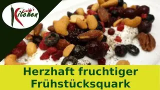 Herzhaft fruchtiger Frühstücksquark