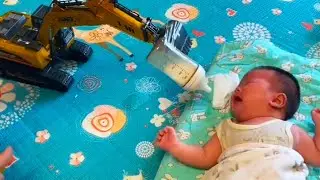 Baby feeding machine🥰🥰Cute baby laughing 😍 | Funny baby videos| #shorts #babylaughing #funnybabyvide
