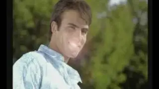 Close Up Toothpaste Ad - Crystal