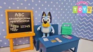 Bluey meets new student Pretzel at school - Bluey toys pretend play