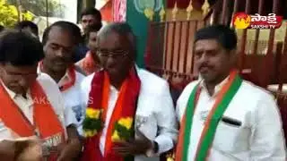 BJP Leader Yoganand Files Nomination From Serilingampally  || Sakshi TV