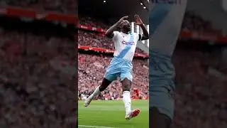Fans heap praise on stunning goal-line clearance from Andy Robertson against Crystal Palace.💯💯
