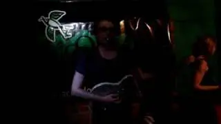 J&uacute;piter Ma&ccedil;&atilde; - Beatle George  Macondo Lugar