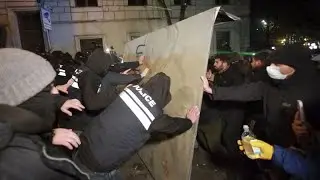 Thousands of Georgians march in Tbilisi to protest against suspension of EU bid