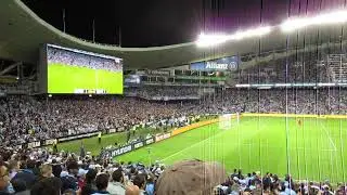 We are Sydney, THE FAMOUS SYDNEY FC! Home fans chant at the A-League Grand Final 2016/17 vs Victory