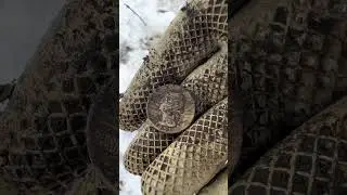 Metal Detecting in the snow ❄️ 