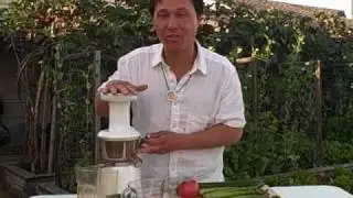 Juicing Green Asparagus in the Omega VRT 330 HD Juicer