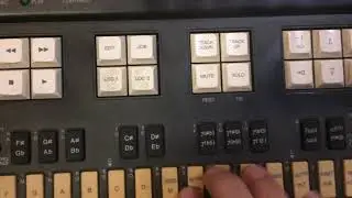 YAMAHA QY700