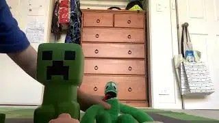 Squishy squad| Pig and snow golem try to defeat creeper crew