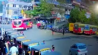 Biker run over by bus in Erumely! Shocking accident in Erumely! Bus Bike accident
