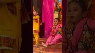 Little mutiyar fell while doing gidda #supercute #smallmutiyars #gidda #punjabidance