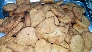 Meethi puri meethi tikiya special recipe crispy puri😋😋