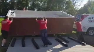Перевозка плавательного спа с прицепа. Перевозчики Here To There