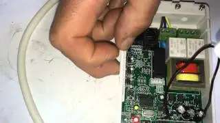 Pairing a new Sapphire In-ceiling projector screen remote