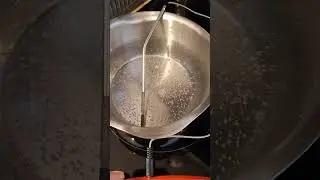Fast water boil with an induction cooktop (Samsung).