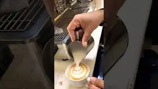 Simple and easy latte art 💐 #coffee #art #coffeelatteart #hotcoffee