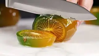 Slicing pefect kiwi🥝