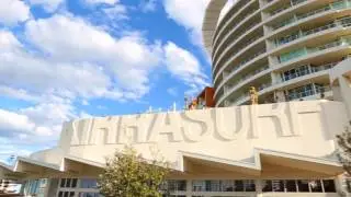 1102 Kirra Surf Apartments Penthouse
