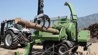 Extremly Wood Shredder Machine Work Action