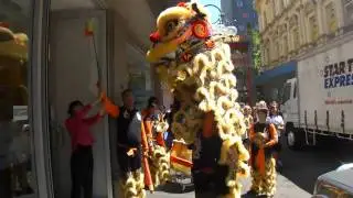 Hong De Lion dance | Chinese New Year 2012 | Melbourne, Chinatown