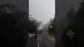 Menikmati suasana Sejuk Di Cangar 